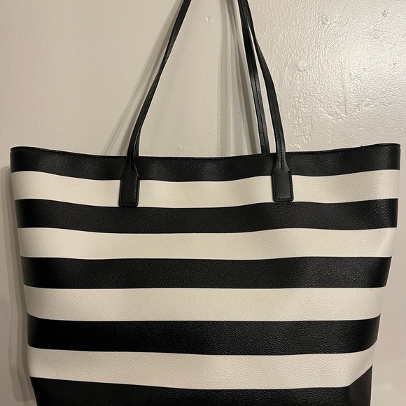 Kate Spade Tote - Picture 3 of 6
